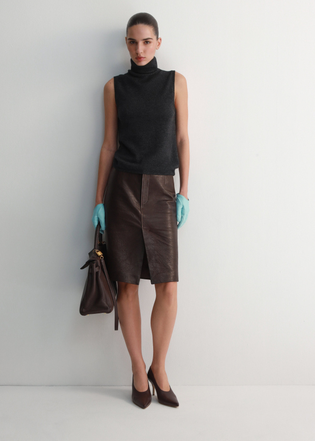 Топ графітового кольору