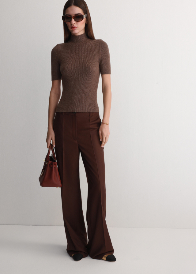 Футболка, кавового кольору