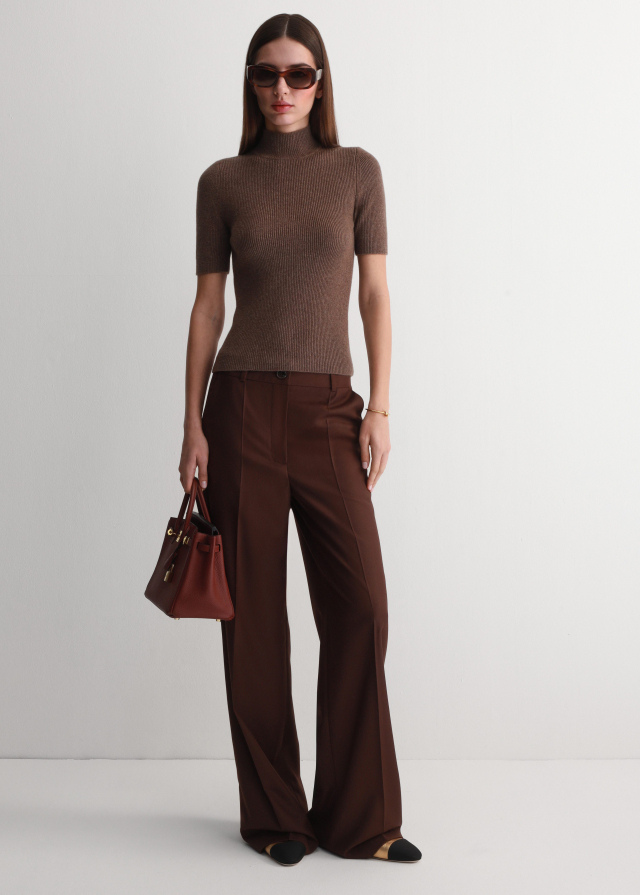 Штани, коричневого кольору