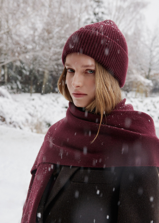 Шапка з кашеміру та вовни мериноса, винного кольору